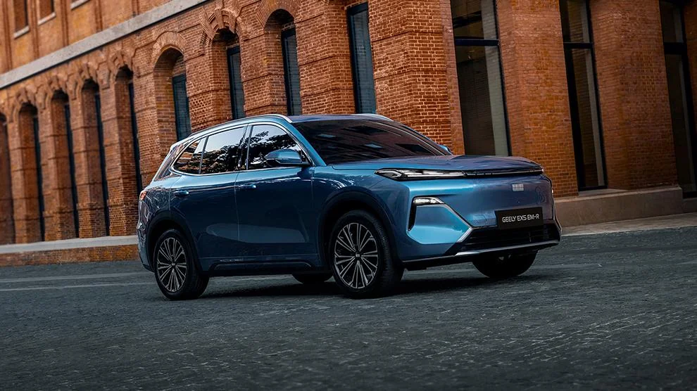 Geely EX5 EM-R для России — официальный пресс-кадр